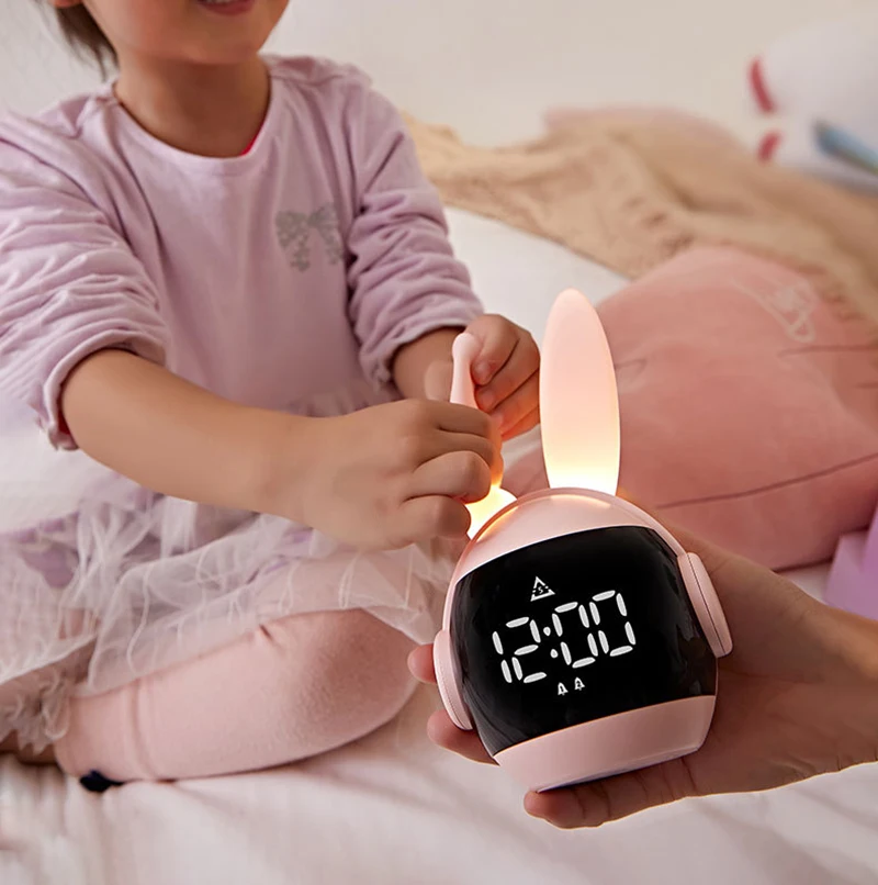 Brilhante arco-íris Coelho Relógio Despertador Luz do Abs Mini-Carregamento Criativo Alarme Silencioso Relógio Digital Para a Criança DO Quarto Relógio de Presente Imagem 2