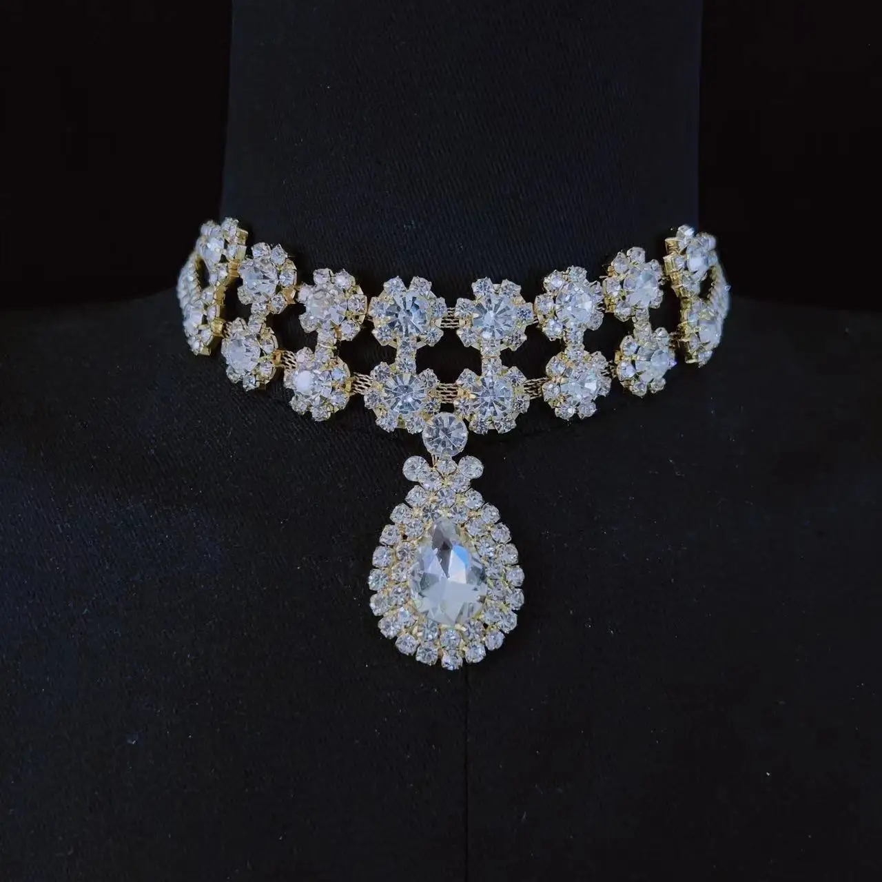 Moda de alta qualidade multi-linha Strass pingente gota de água no pescoço suporte colar colar de jóias para as meninas de cristal de luxo neckl Imagem 4