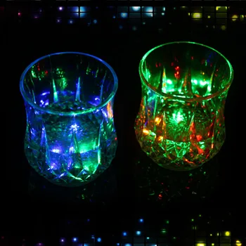 Criativo Novidade LED Colorido Brilhante de Vidro Xícara de Chá da Flor de Vidro, Copos de Cerveja, Caneca de Abacaxi Forma de Presentes Perfeitos Para o Seu 200ml 2